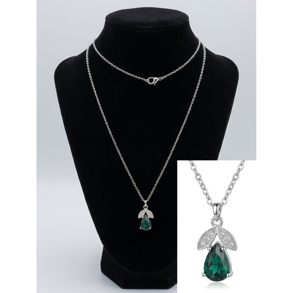 Stunning Green Emerald Crystal Teardrop Pendant Necklace Silver-Tone Elegant